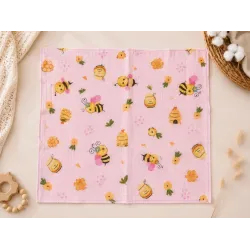 Бебешка муселинова пелена с пчели и кошери в розов цвят 80 × 90 см